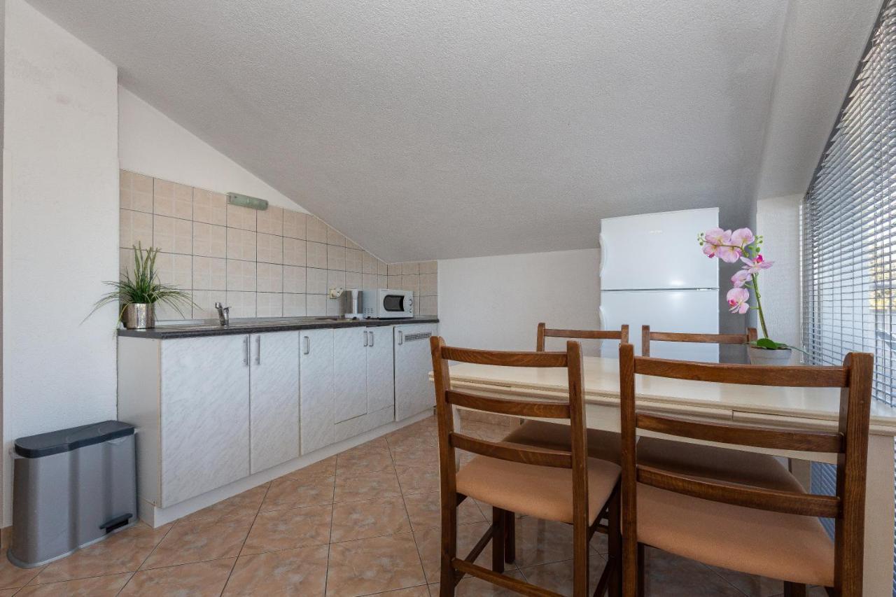 Apartments Dalmata Biograd Na Moru Exterior photo