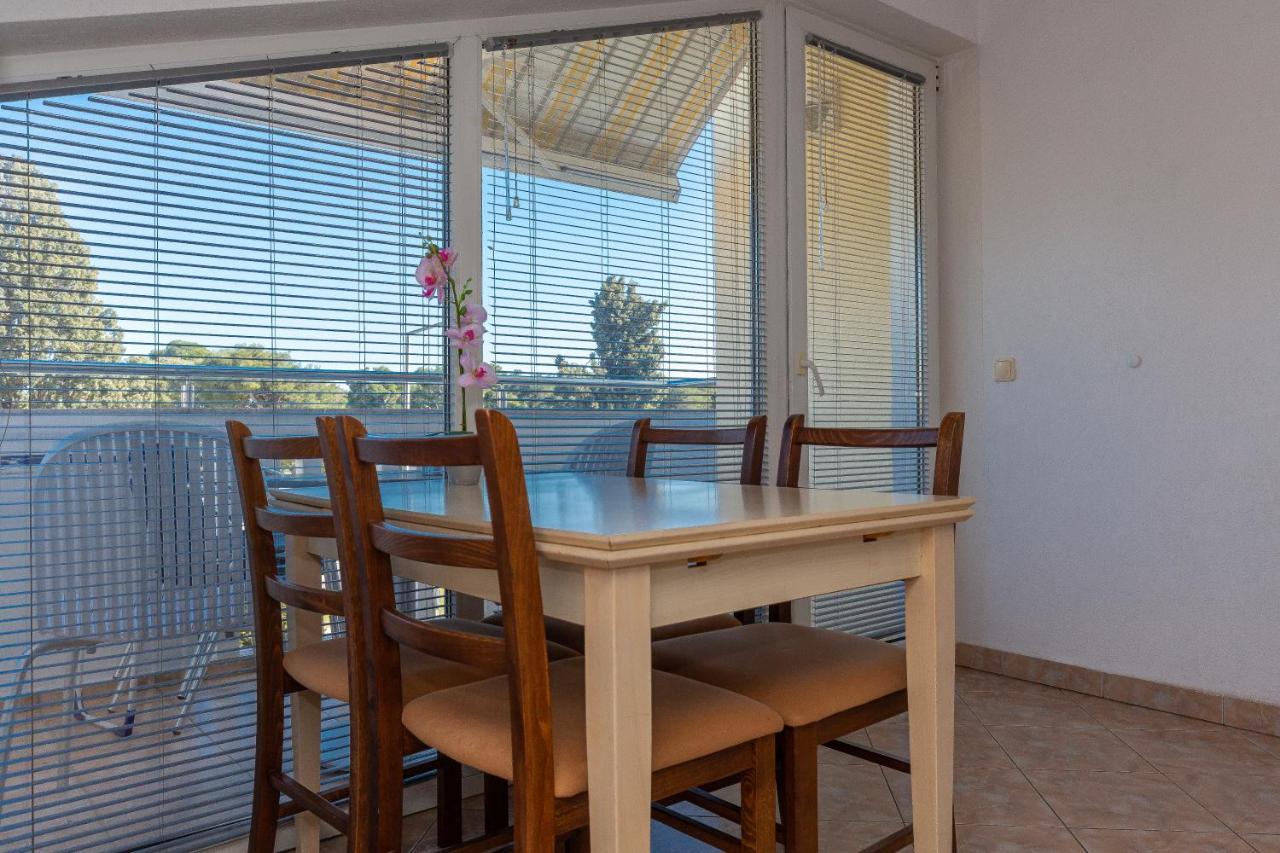 Apartments Dalmata Biograd Na Moru Exterior photo